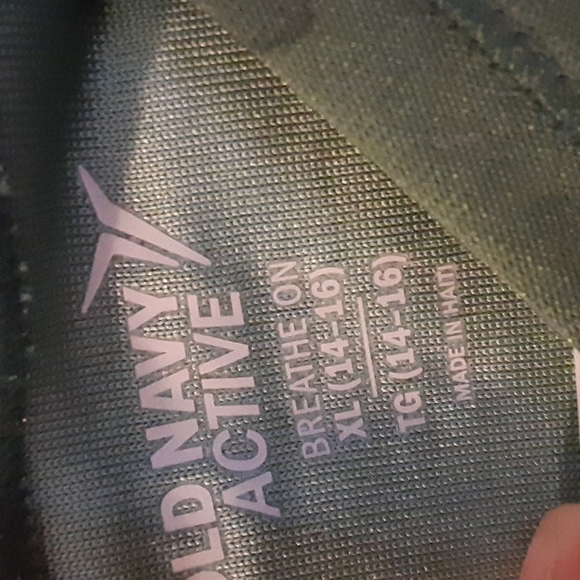 Crop top - Picture 2 of 2